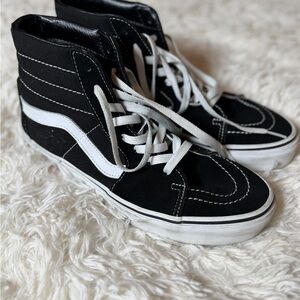 Vans Black and White High-Tops W10-M8.5